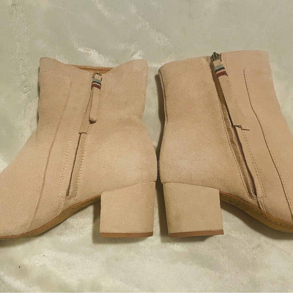 Tom’s Light Pink suede style booties - Picture 8 of 11